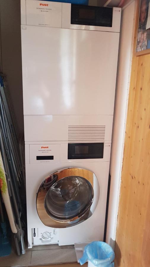 Krattigen Traumhaftes Chalet Mit Seesicht מראה חיצוני תמונה