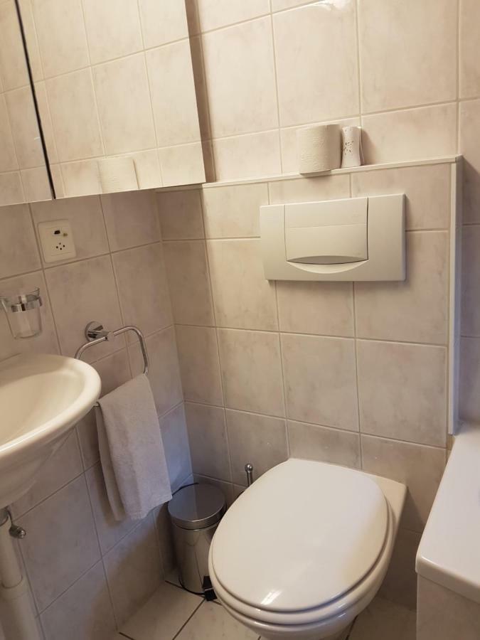 Krattigen Traumhaftes Chalet Mit Seesicht מראה חיצוני תמונה
